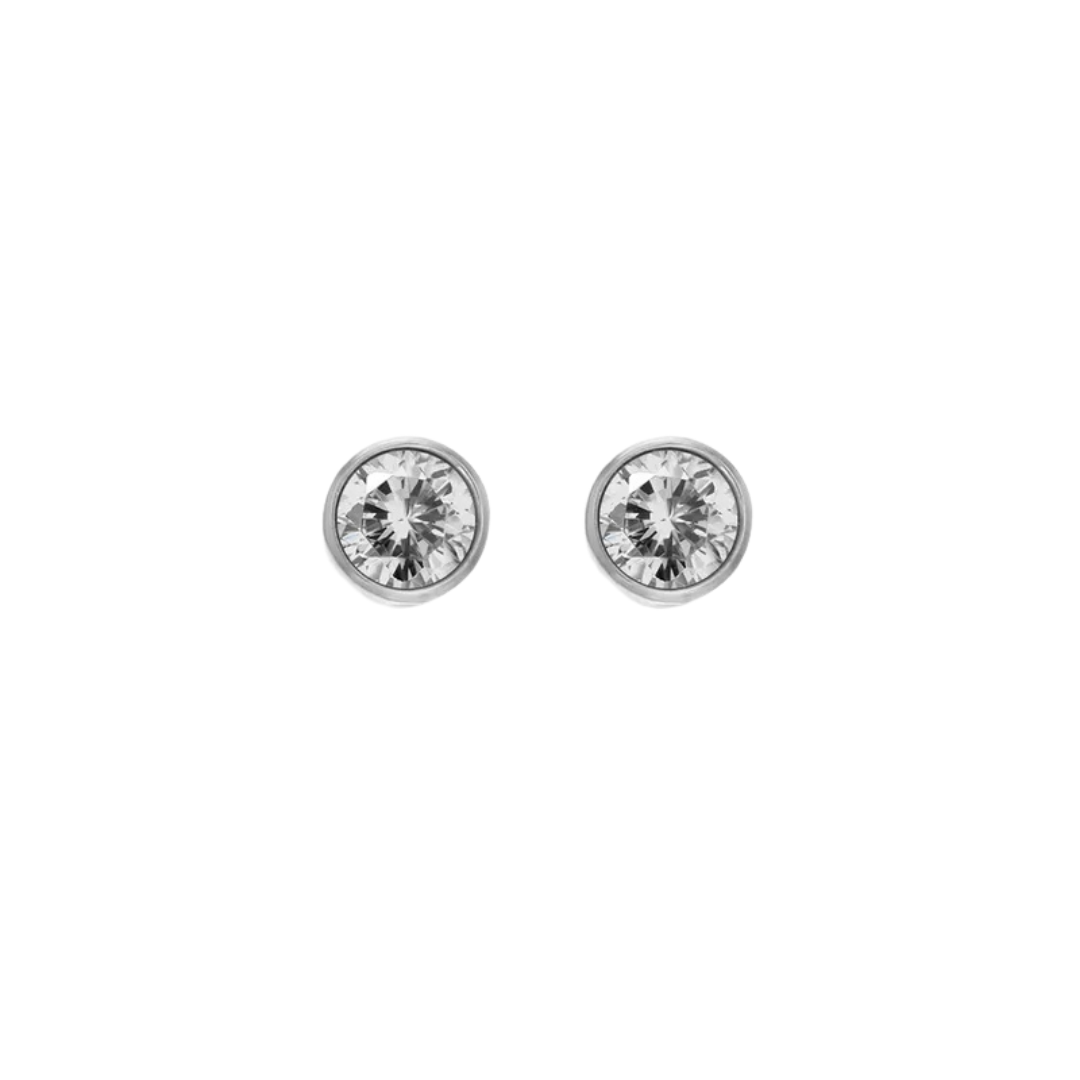 Classic diamond studs wit