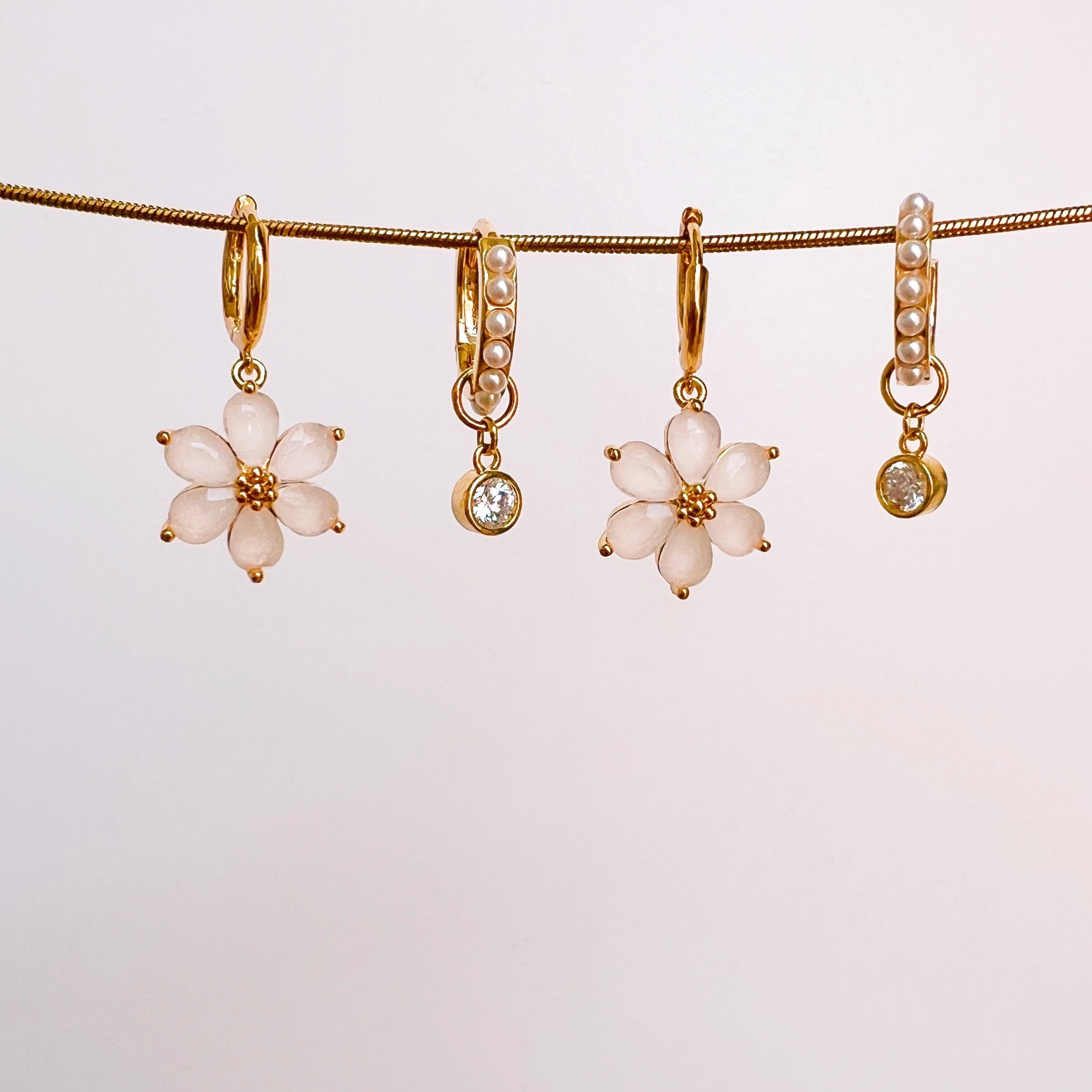 Earrings adelina white