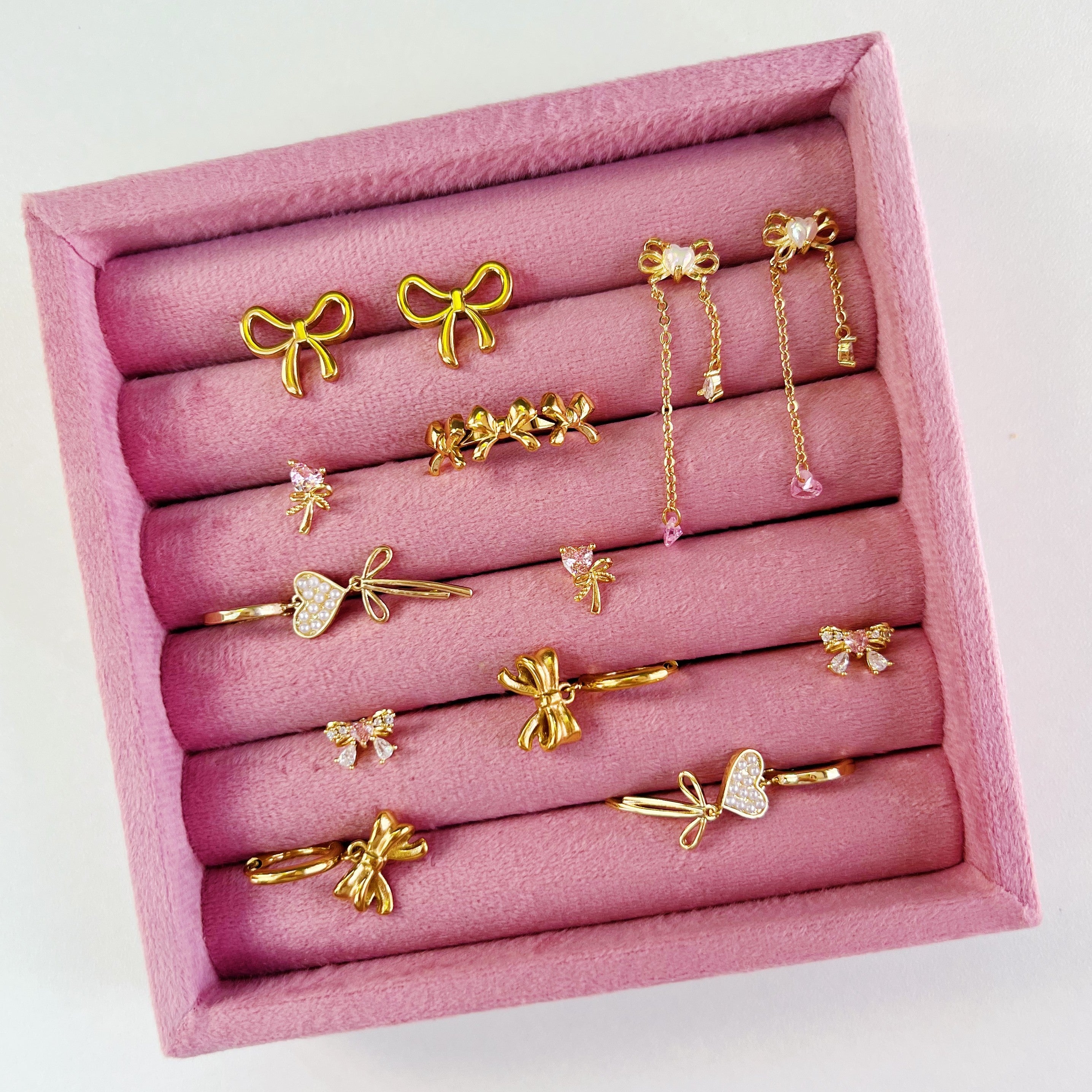 Earrings charming bow