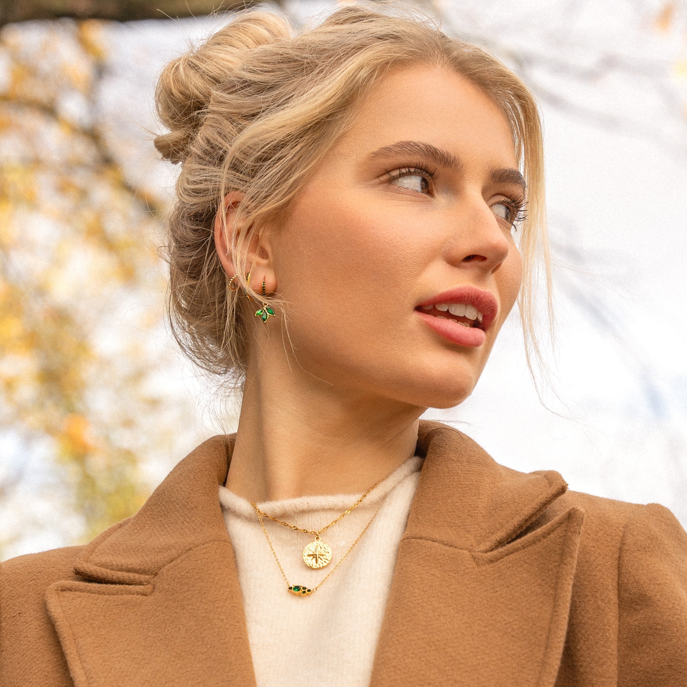 Chain celestine green