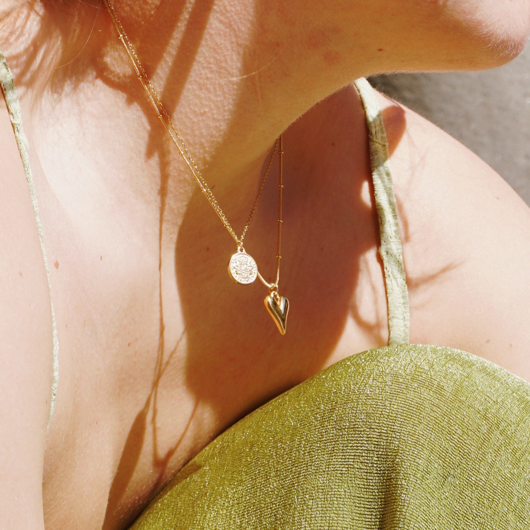 Necklace classic coin