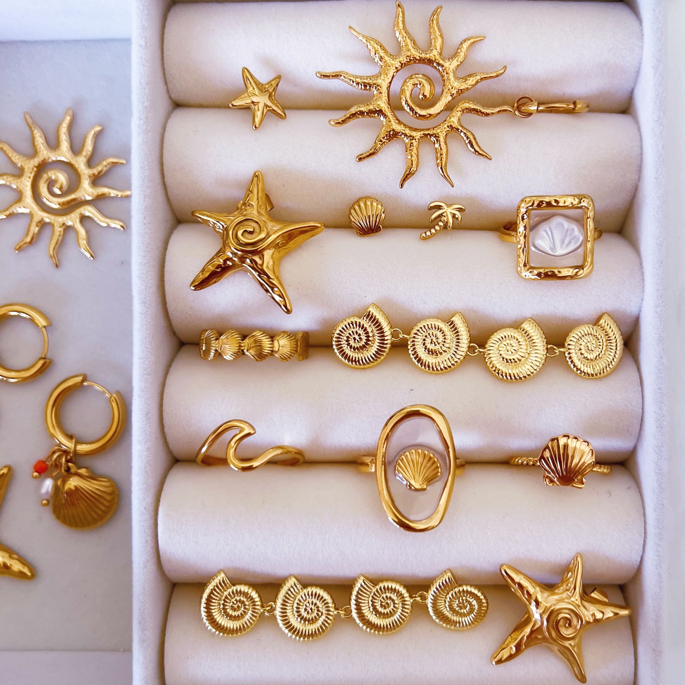 Stellar starfish studs