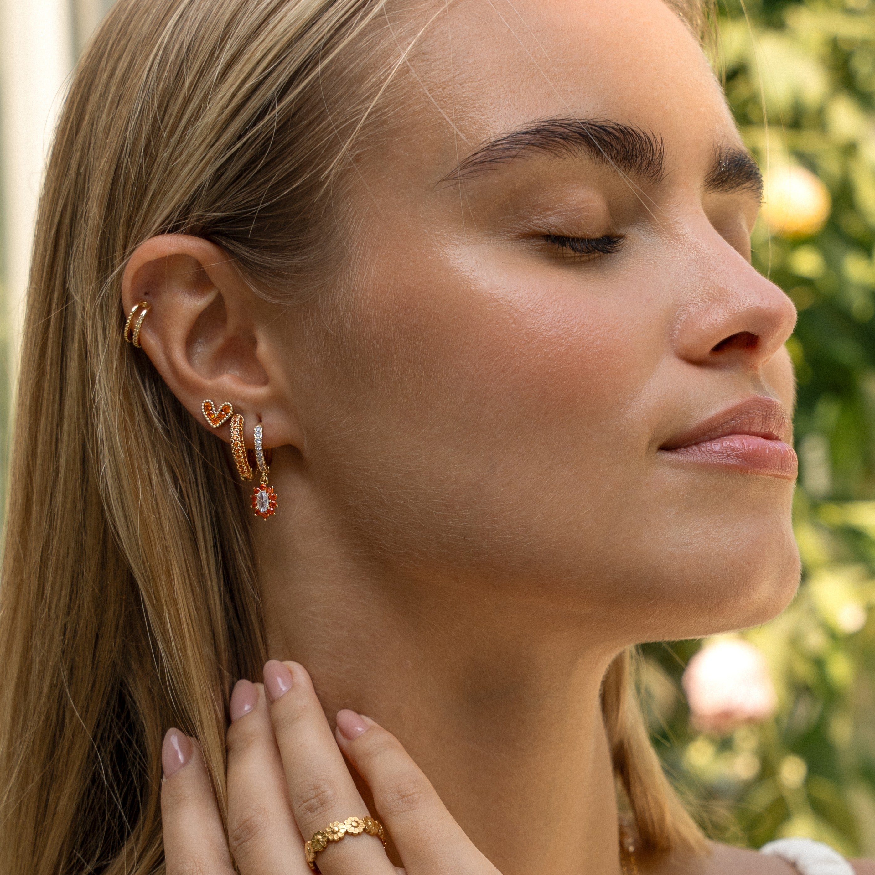 Diamond heart studs oranje