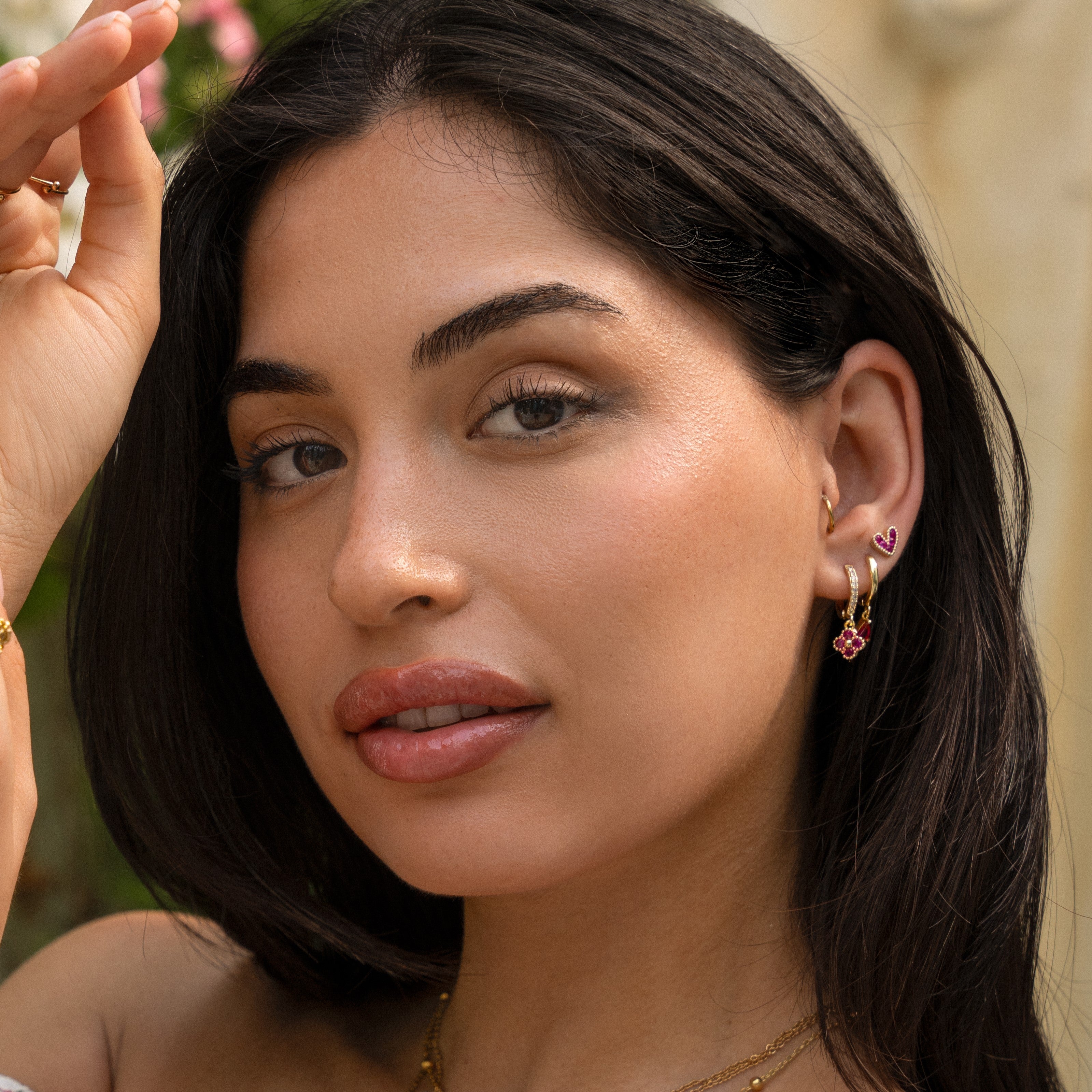 Diamond heart studs fuchsia