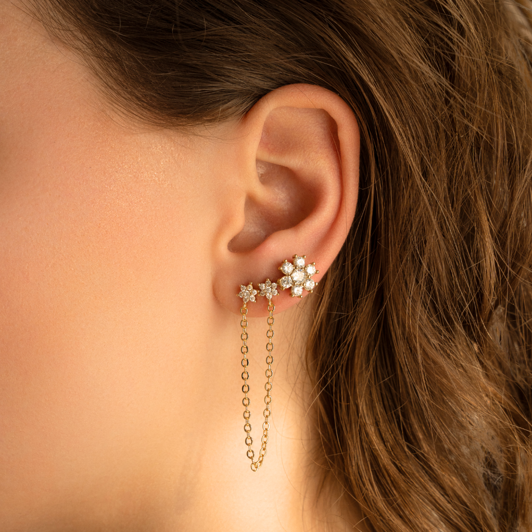 Oorbellen diamond flower chain wit