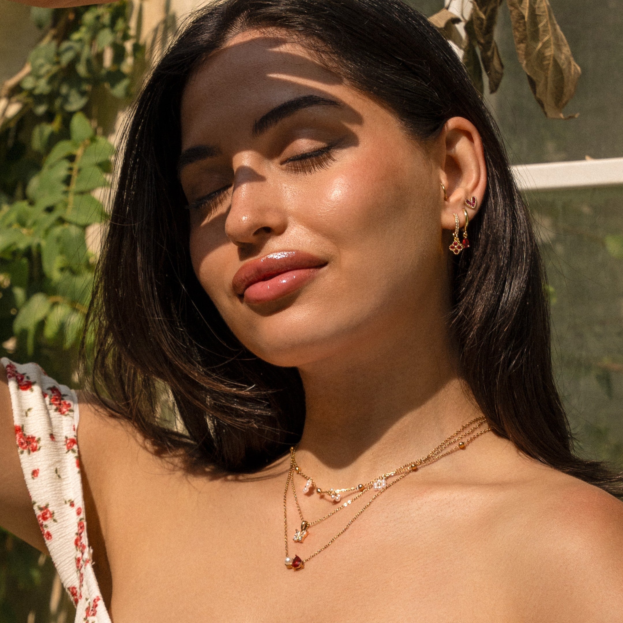 Diamond heart studs fuchsia