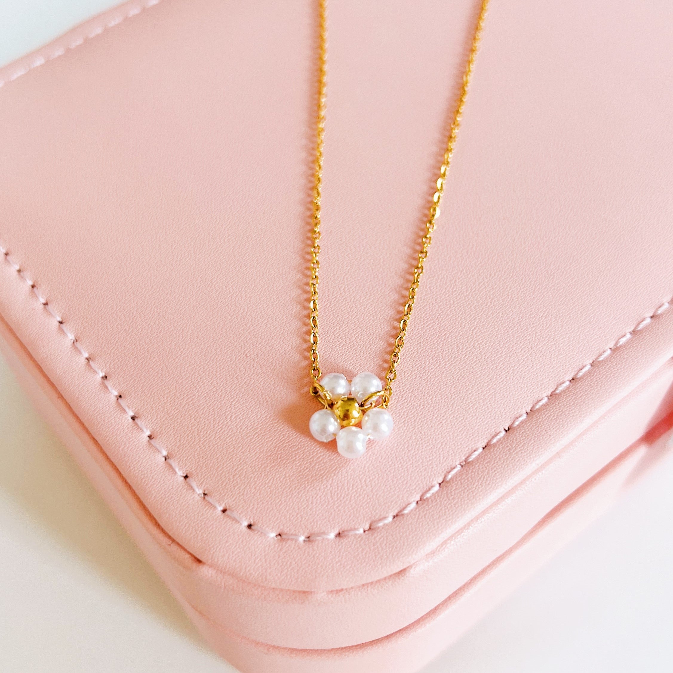 Ketting pearl flower