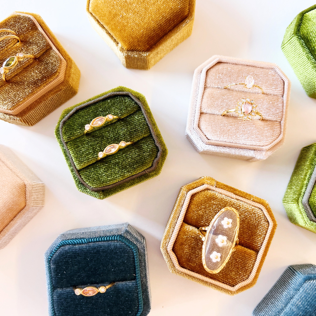 Velvet ringdoosje vierkant groen