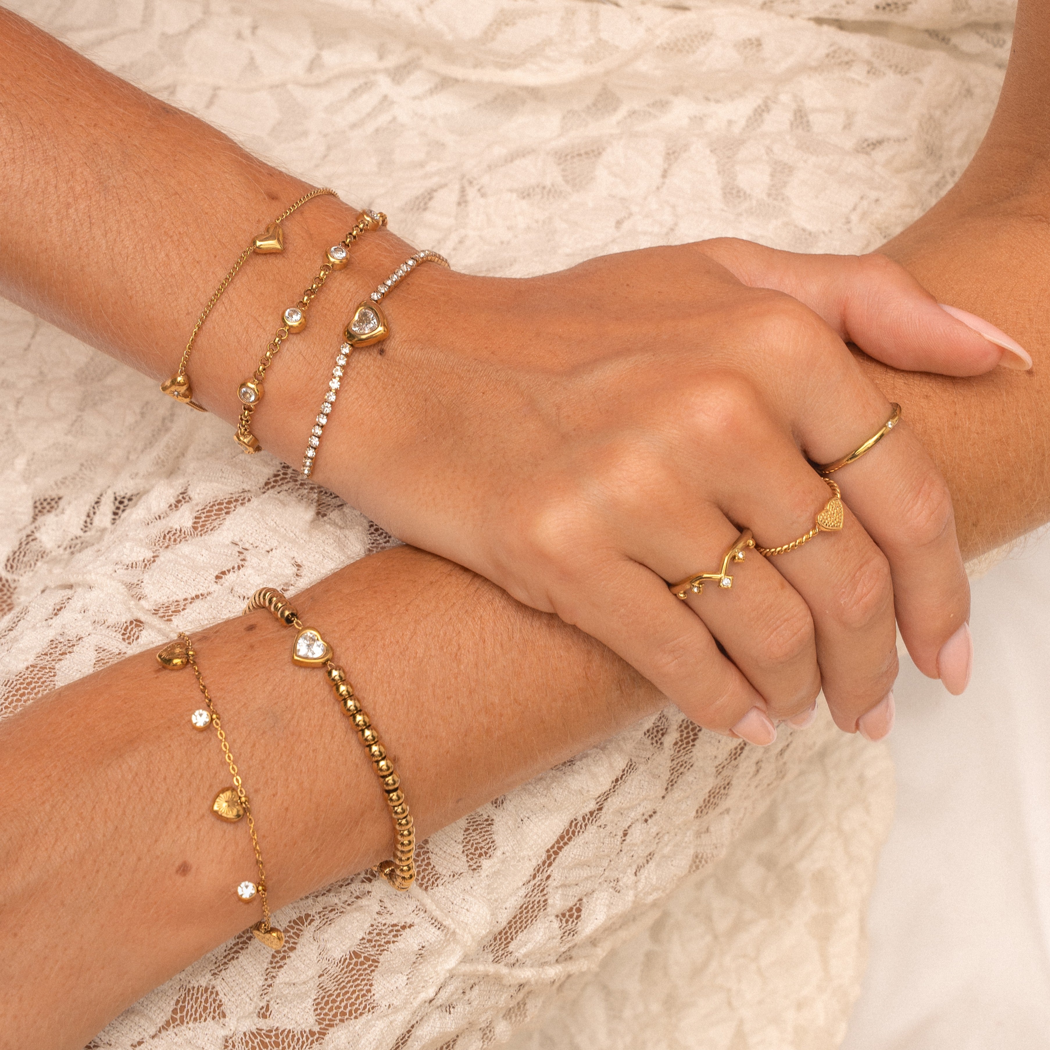 Armband heart charms