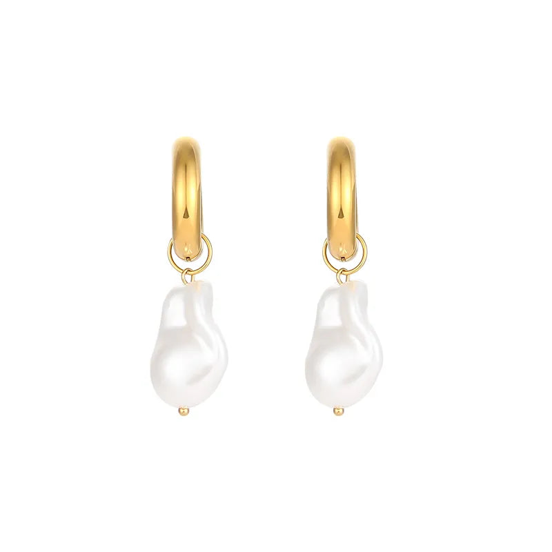 Statement pearl earrings