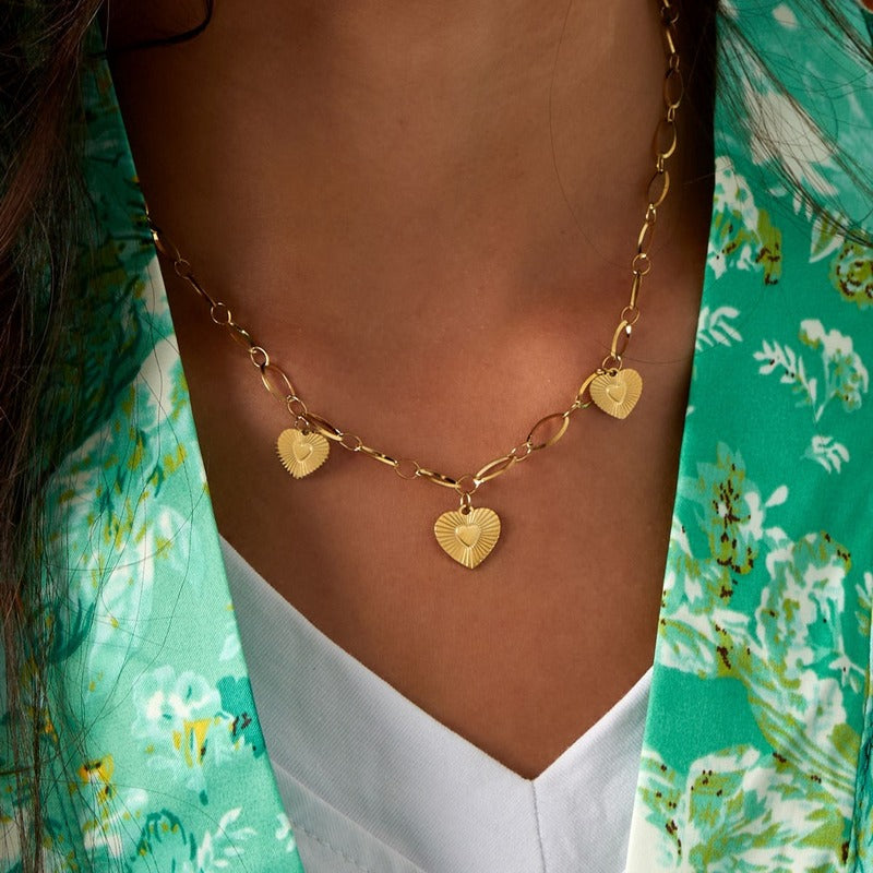 Necklace triple hearts